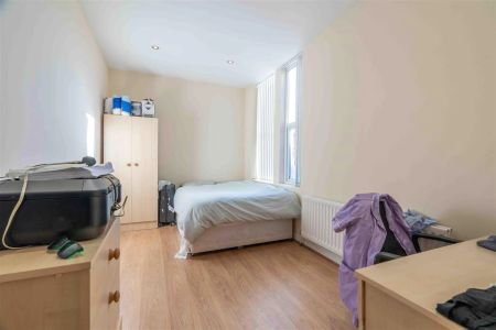 5 bed maisonette to rent in Rothbury Terrace, Heaton, NE6 - Photo 2