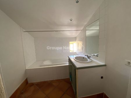 Location Appartement 4 pièces 124m² - Photo 3