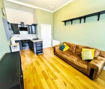 1 bedroom flat to rent - Photo 2