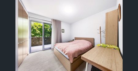 Spacious Garden Apartment in Blue-Chip Lindfield - Photo 3