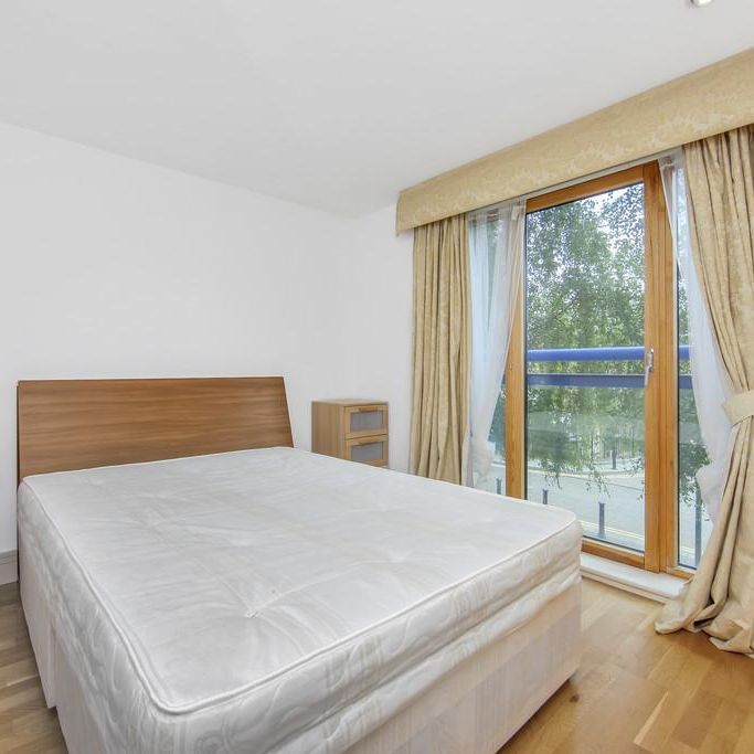 1 bedroom in a flat share to rent - Photo 1