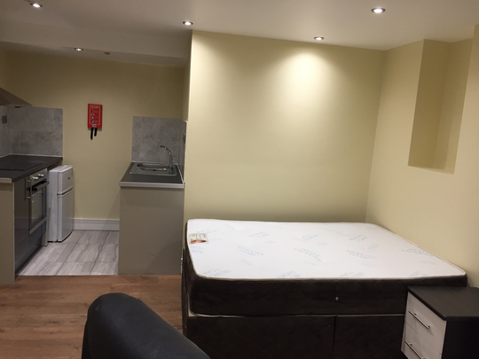 Studio to rent - Photo 1
