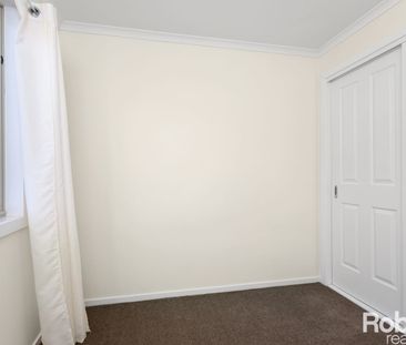 Low maintenance home - Photo 2