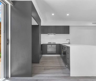 QUALITY 3 BEDROOM TOWN HOME IN HIGHLY SORT AFTER LOCATION - Photo 2