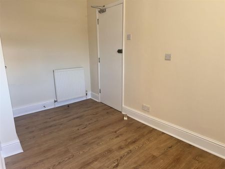 3 bed terraced to rent on Ilkeston, Cotmanhay Road, DE7 - Photo 3