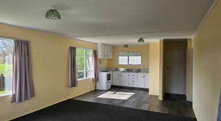 MONTGOMERY CRES, MASTERTON, 3 BDRMS - $510pw - Photo 2