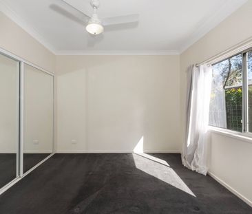 Stylish Two Bedroom Home Located on Large Block - Photo 2