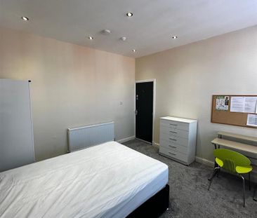 Rooms to Let on Villiers Street, Preston - Photo 4