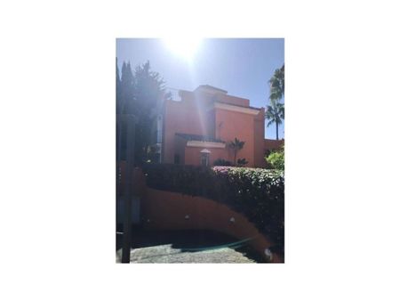 3 room luxury House for rent in Marbella, Andalusia - Photo 4