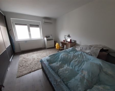 Kiadó felújított 3 szobás lakás a Petőfi utcában. - Fotó 5