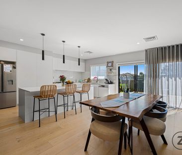 Modern 3-Bedroom Townhouse in the Heart of Chadstone 3/7 Atkinson S... - Photo 6