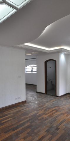 Casa para alugar com 237m², 4 quartos e 7 vagas - Photo 1
