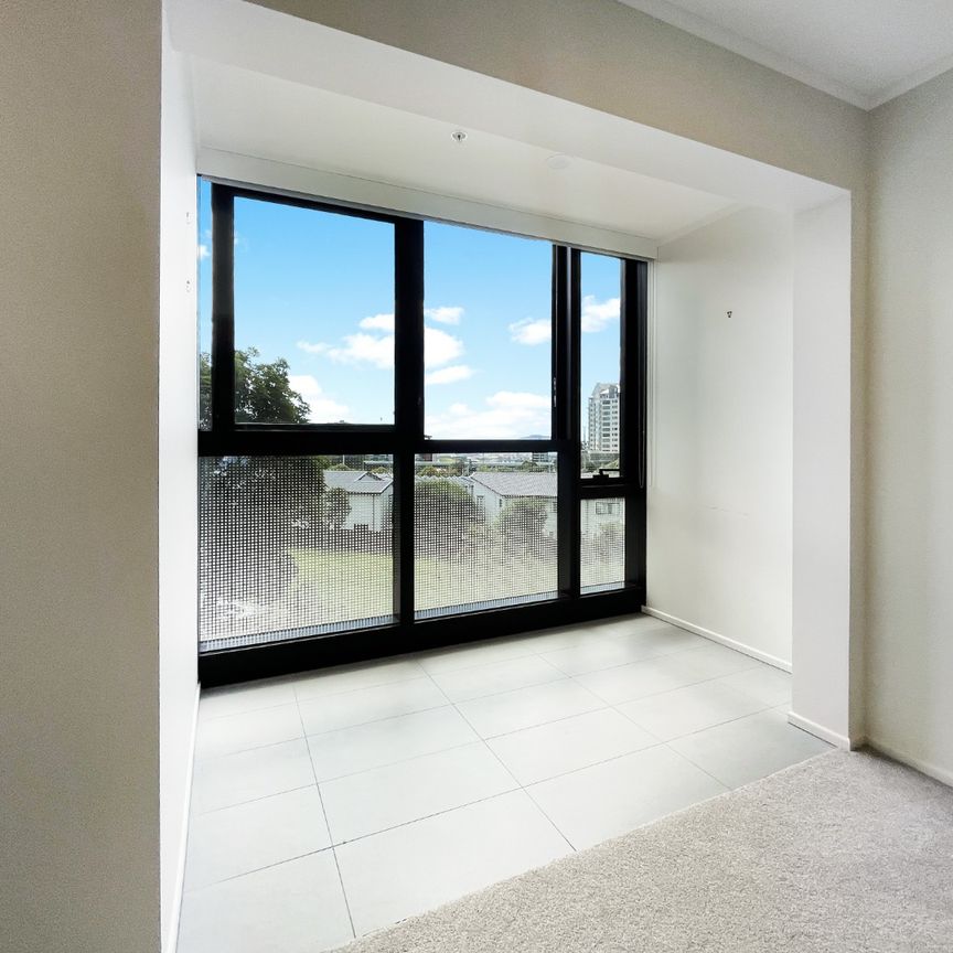 Luna Apartments - 1 Bedroom - 1 Bathroom - 1 Secure Carpark - Photo 1