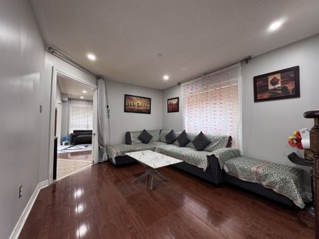 For Lease - 43 Thornbush Boulevard, Brampton, Ontario - Photo 2