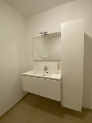 Ruim appartement met 1 slaapkamer midden in het centrum - Photo 1