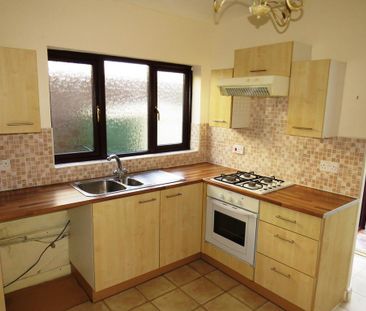 2 bedroom end of terrace house to rent - Photo 6