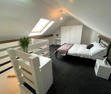 1 bedroom in a house share to rent - Photo 2