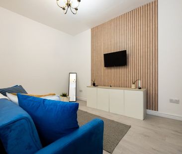 Room in a Shared House, Crondall St, M14 - Photo 2