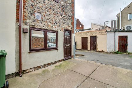 3 bedroom end of terrace house to rent - Photo 5