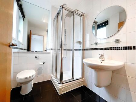 2 bedroom Flat To Let - Photo 5