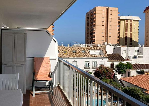 MID-SEASON. FOR RENT FROM 1.9.24-31.5.2025 BEAUTIFUL APARTMENT WITH SEA VIEWS ON 2ND LINE BEACH IN FUENGIROLA