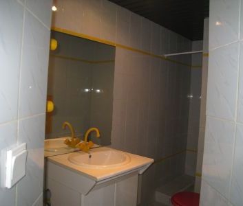 À louer / Appartement F2 / BESANCON CENTRE VILLE - PLACE VICTOR HUG... - Photo 2