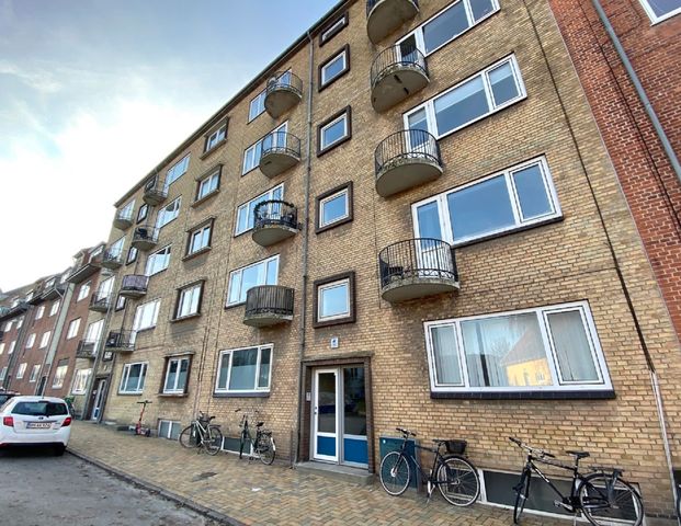 Indbydende lejlighed med moderne køkken i Odense C - Foto 1