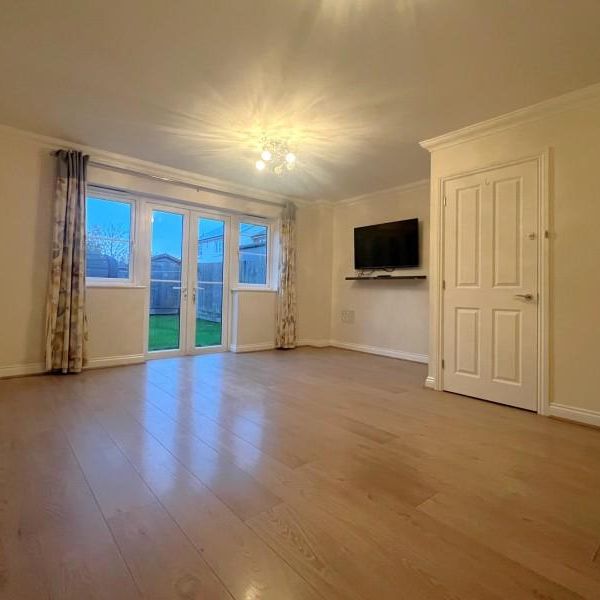 3 bedroom end of terrace house to rent - Photo 1