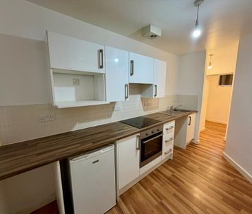 Studio to rent - Photo 2