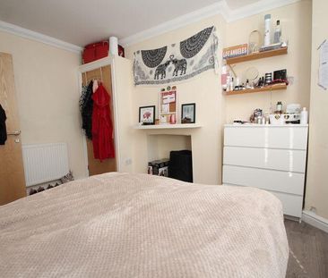 3 bedroom apartment to rent - Photo 6