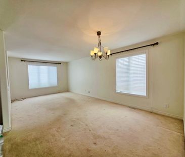 For Lease - 12 Revelstoke Court Unit# Upper, Barrie, Ontario - Photo 2