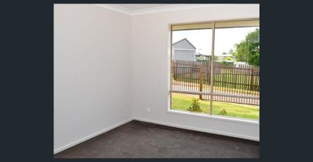 Stylish Contemporary Unit in Prime Location - Photo 5