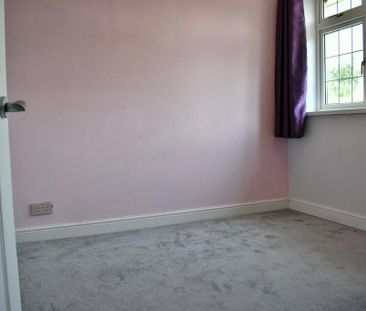 3 bedroom end of terrace house to rent - Photo 4