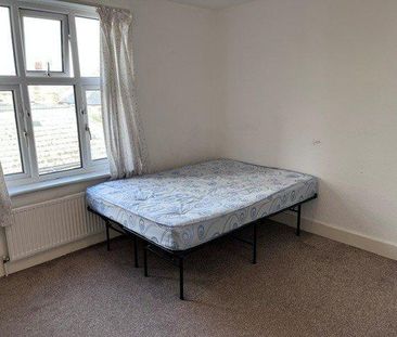 House share to rent - Photo 4