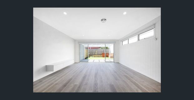 Luxurious Living in the Heart of McKinnon College Zone - Photo 1
