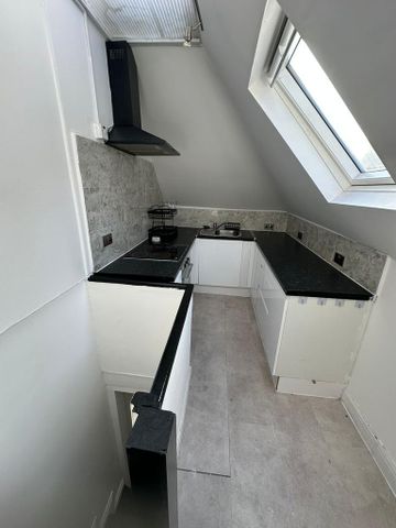 2 bedroom flat to rent - Photo 3