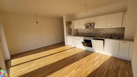 Kleine 2 Zimmerwohnung mit großem Westbalkon und Einbauküche! - Photo 3