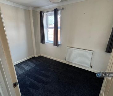 3 bedroom terraced house to rent - Photo 6