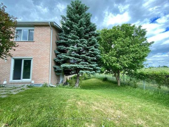 For Lease - 109 William Curtis Circle, Newmarket, Ontario - Photo 1