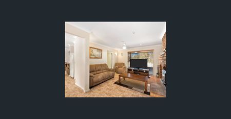 10 useable Acres 4 bed home with POOL - Photo 2