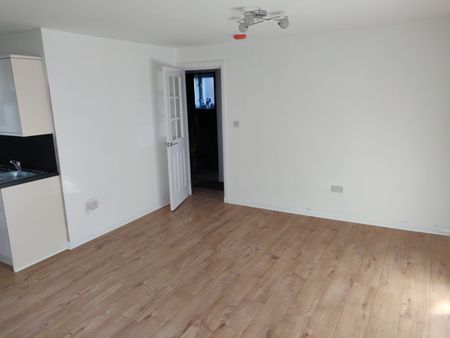 4 Bed Maisonette, Comleypark Street, G31 - Photo 2