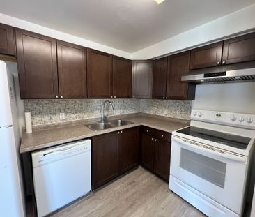 For Lease - 35 Trailwood Drive Unit# 711, Mississauga, Ontario - Photo 3