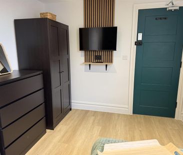 1 bedroom in a house share to rent - Photo 6