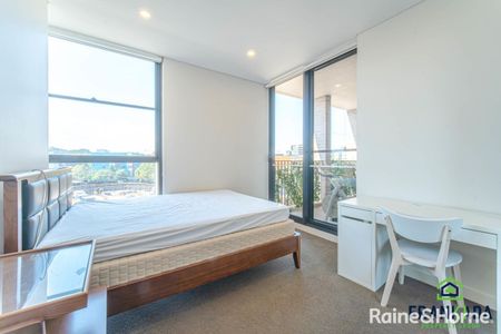 Furnished 3 Bedrooms Apartment - Photo 3