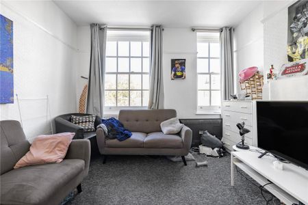 3 bedroom apartment to rent - Photo 3