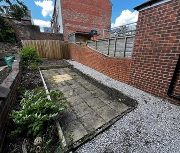 3 bedroom terraced house to rent - Photo 1