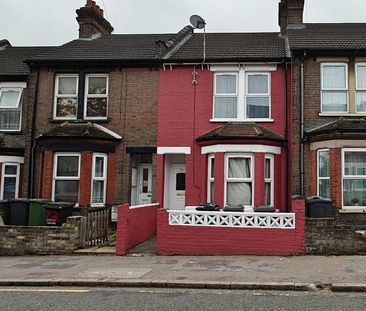 3 bedroom terraced house to rent - Photo 1
