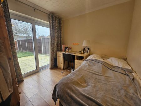 5 Bed Student Accommodation - Photo 3