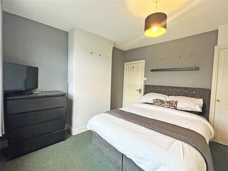 3 bedroom terraced house to rent - Photo 2