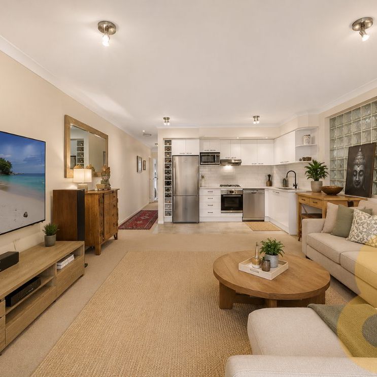Modern & Leafy Apartment Amongst All Amenities - Photo 1